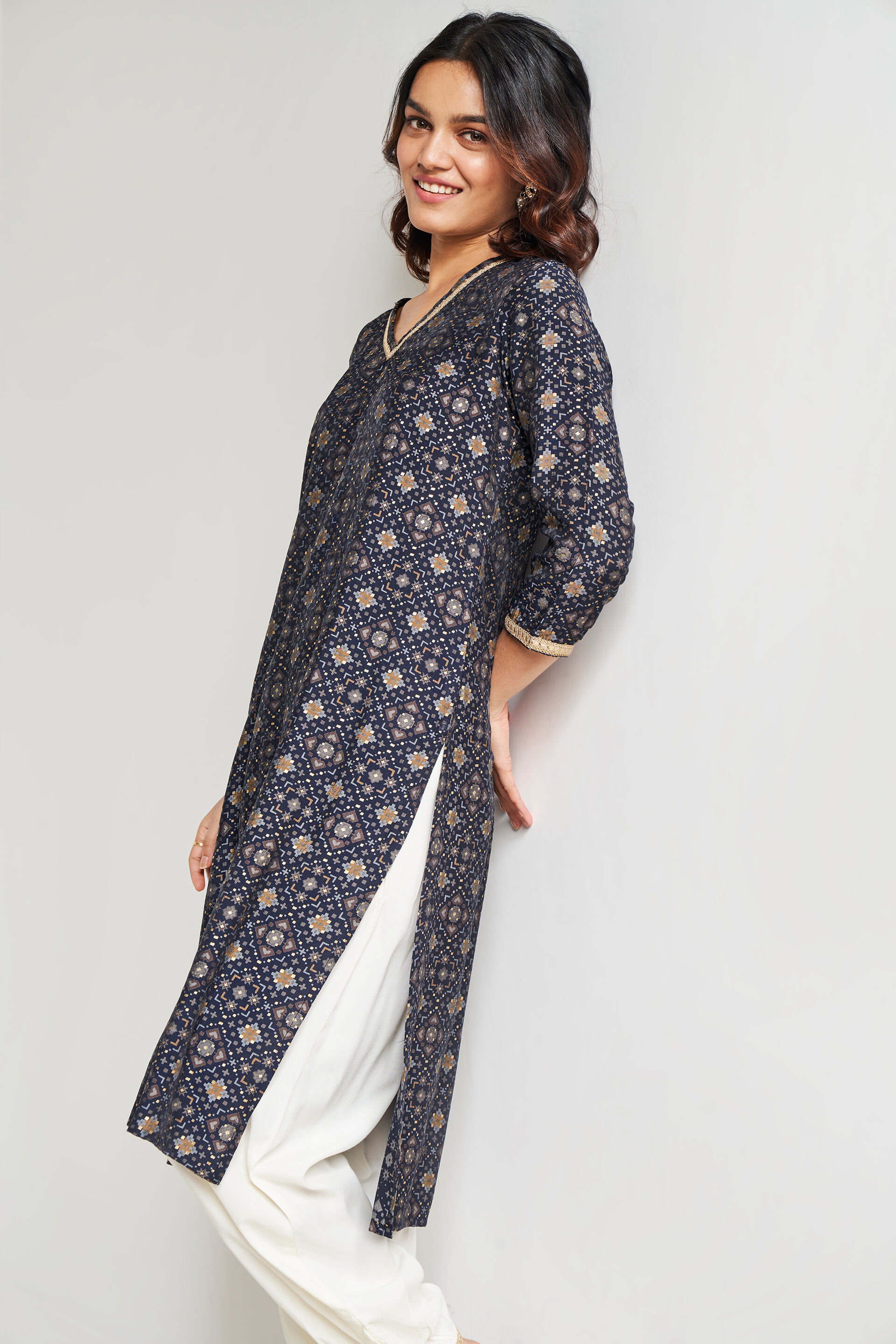 Indigo Geometric Lace Straight Kurta, Indigo, image 2
